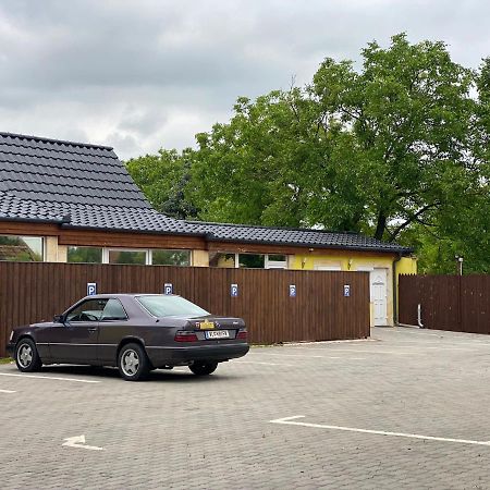 Blueline Motel Jászberény Exteriér fotografie